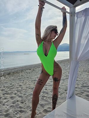 Larissa Lou photo