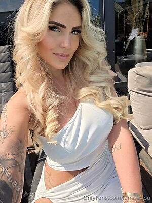 Larissa Lou photo