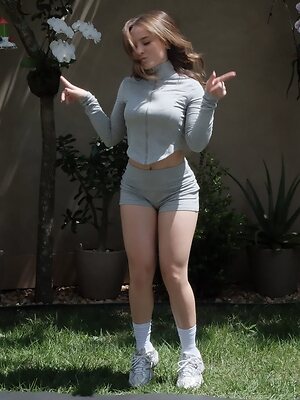 Larissa Manoela leaked photo #25