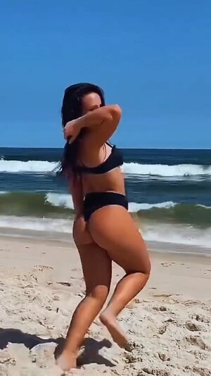 Larissa Manoela leaked photo #119