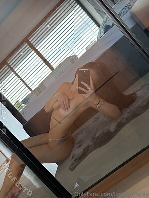 Larissa Marie photo
