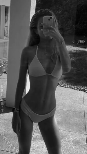 Larissa Merlyn Selena (larissahausler) Nude Leaked Photo #8