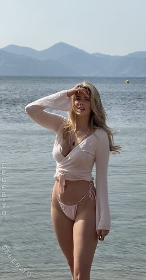 Larissa Neumann Nude Leaked Photo #18