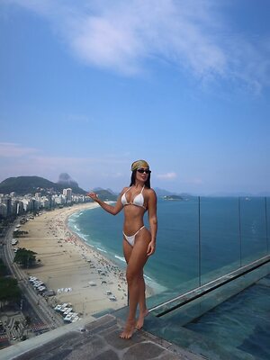 Larissa Santos leaked photo #8