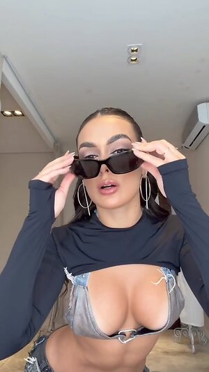 Larissa Santos leaked photo #45