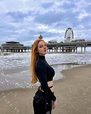Larissa.775 Nude Leaked Photo #9