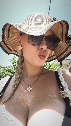 Larissa.lhaa Nude Leaked Photo #5