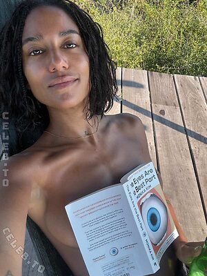 Larypoppins / Lary Nude Leaked Photo #2