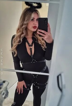 Laura aka Captain_lulli Nude Leaked Photo #42
