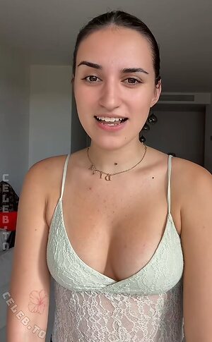 Laura Borck Nude Leaked Photo #11