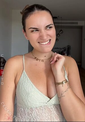 Laura Borck Nude Leaked Photo #12