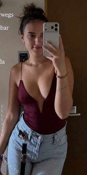 Laura Borck Nude Leaked Photo #15
