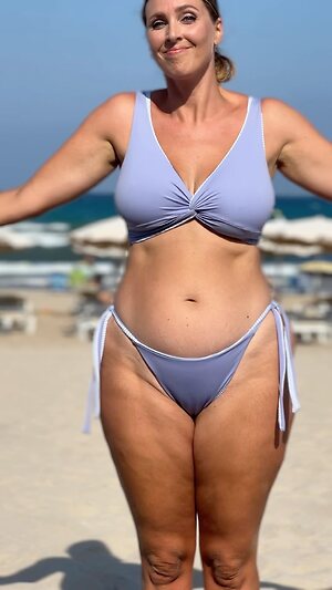 Laura Brioschi leaked photo #7