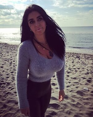 Laura C. leaked photo #25