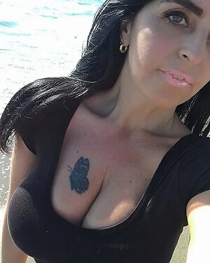 Laura C. leaked photo #32