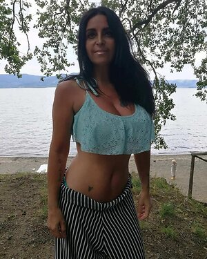 Laura C. leaked photo #55
