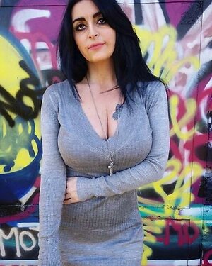 Laura C. leaked photo #67