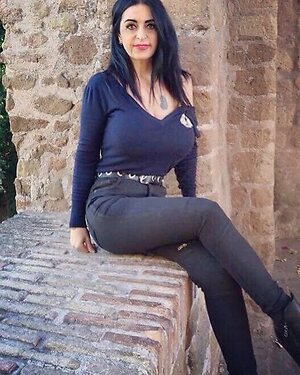 Laura C. leaked photo #73