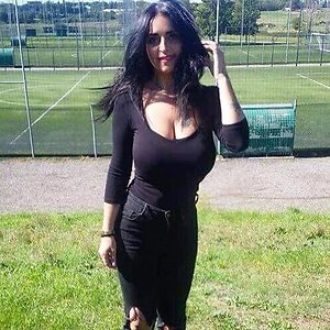 Laura C. leaked photo #74