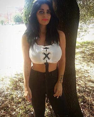 Laura C. leaked photo #75