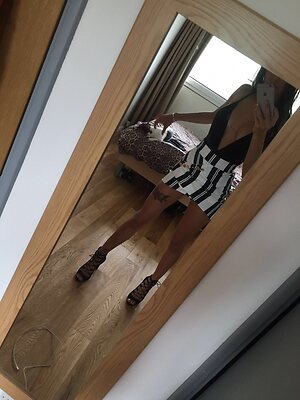 Laura Carter leaked photo #40