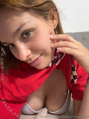 Laura Hegewald leaked photo #27