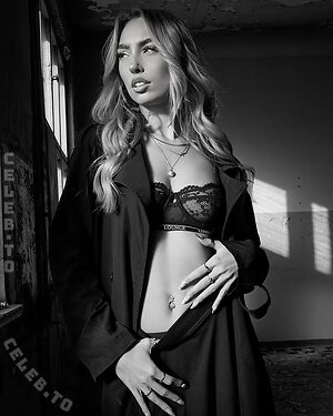 Laura Hummer Nude Leaked Photo #14