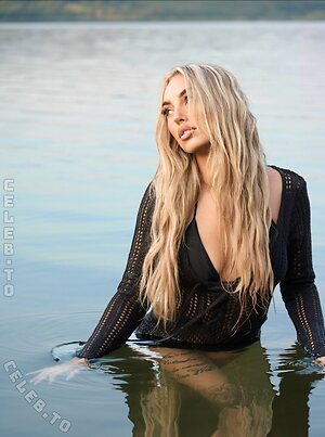 Laura Hummer leaked photo #36