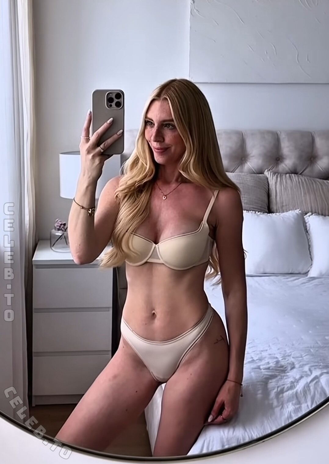 Laura Joelle photo