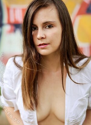 Laura Li Nude Leaked Photo #4