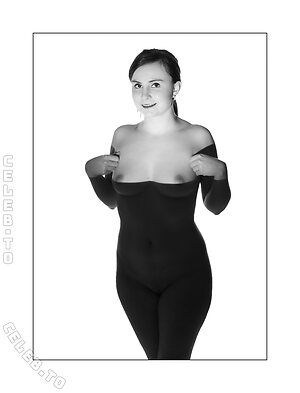 Laura Li Nude Leaked Photo #20