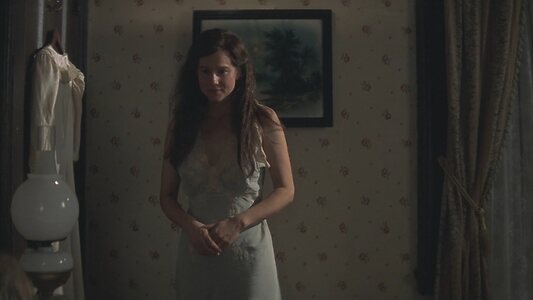 Laura Linney