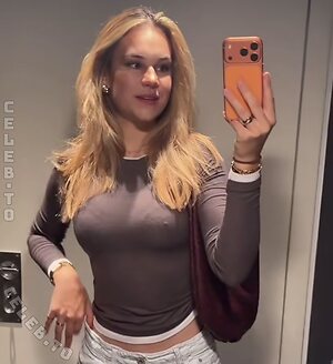 Laura Marie Soons leaked photo #140