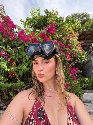 Laura Michelle Nude Leaked Photo #19