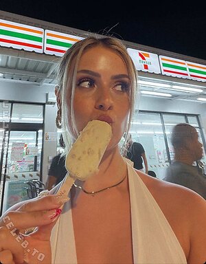 Laura Michelle Nude Leaked Photo #49