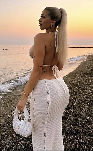 Laura Moradi photo