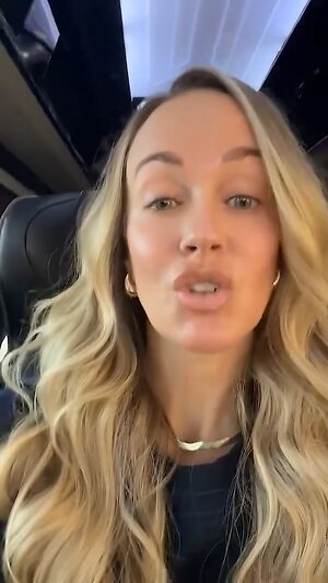 Laura Sanko leaked photo #8