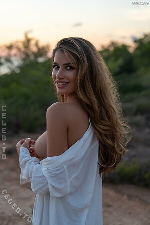 Laura Schultz photo