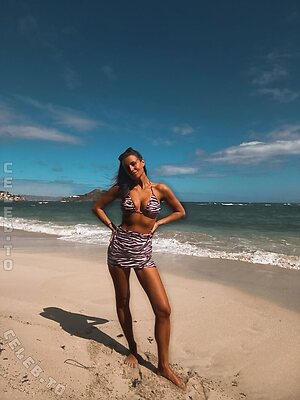 Laura Wontorra Nude Leaked Photo #4