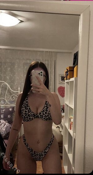Lauraaasmk Nude Leaked Photo #15