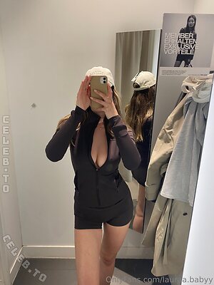 Lauraa.babyy Nude Leaked Photo #26