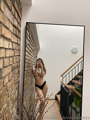 Lauraa.babyy Nude Leaked Photo #31