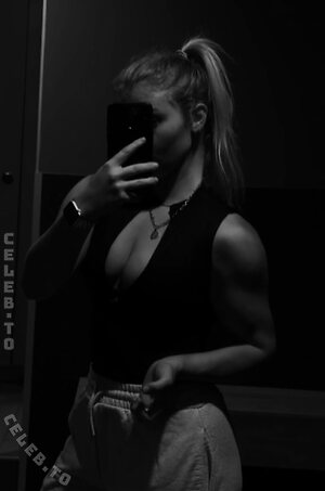 Laura.hsmr Nude Leaked Photo #4