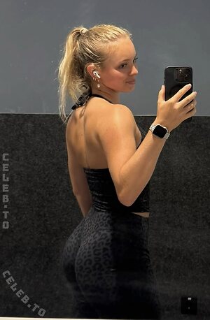 Laura.hsmr leaked photo #49