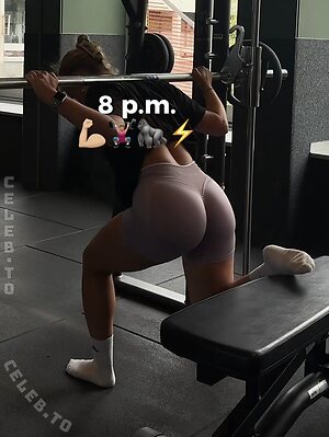 Laura.hsmr leaked photo #60