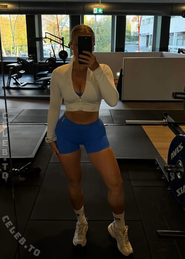 Laura.hsmr leaked photos