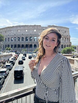 Laura.schmidt leaked photo #10