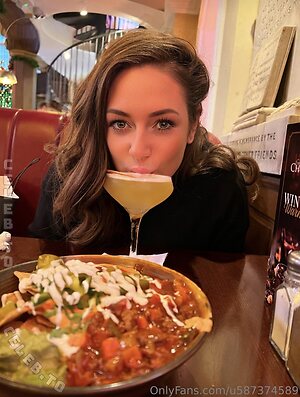 Laura.schmidt leaked photo #12
