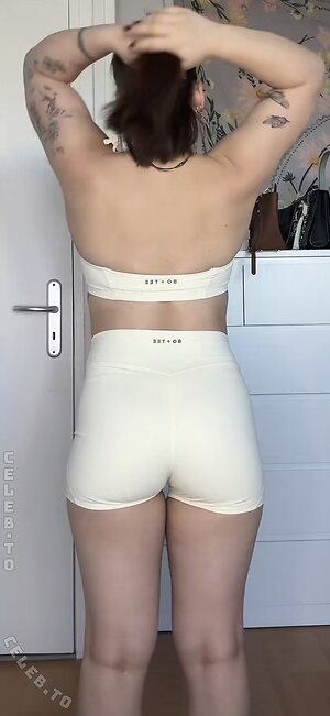 laurassoberlife Nude Leaked Photo #7