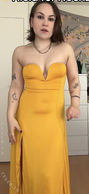 laurassoberlife Nude Leaked Photo #13